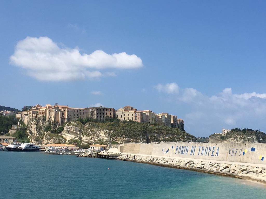 Apartment With Sea View Tropea Exterior photo
